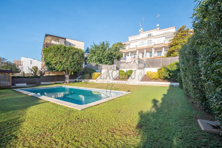 Casa pareada en levantina con magnificas vistas al mar y a sitges - imagenInmueble0